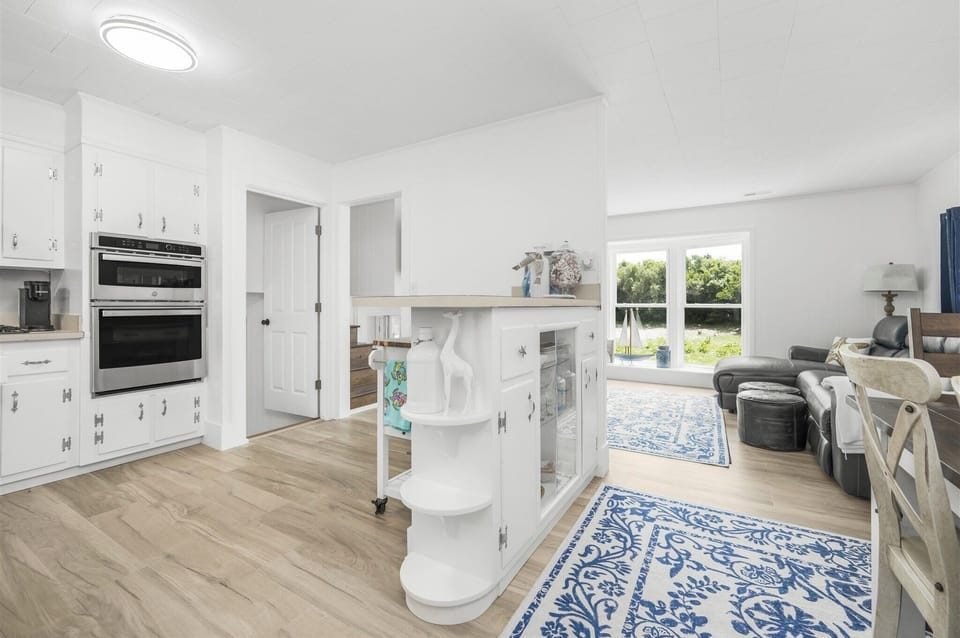 Cottage, 3 Bedrooms | Private kitchen | Fridge, coffee/tea maker