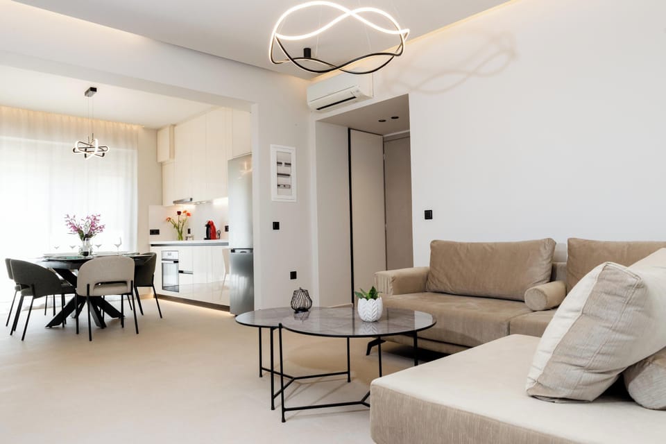Villa, Mountain View | Living area | 50-inch Smart TV with cable channels