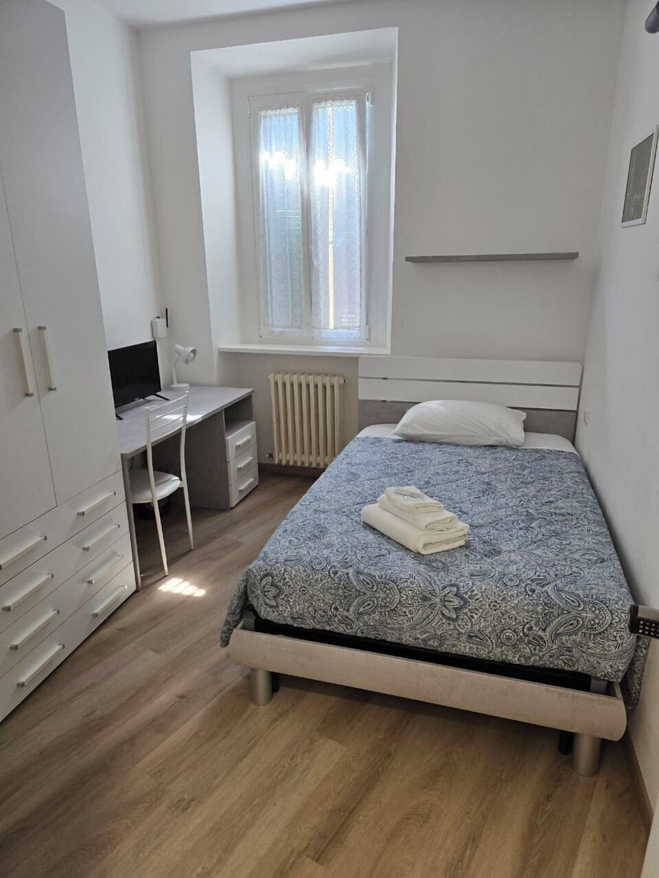 Deluxe Townhome | Desk, free WiFi