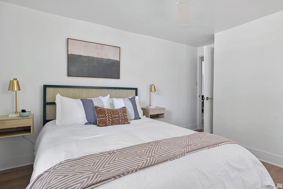 Bedroom #1 (Queen)
