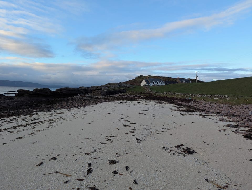 Marsco Apartment - Garden & Patio - Sea Views Apartment in Scotland