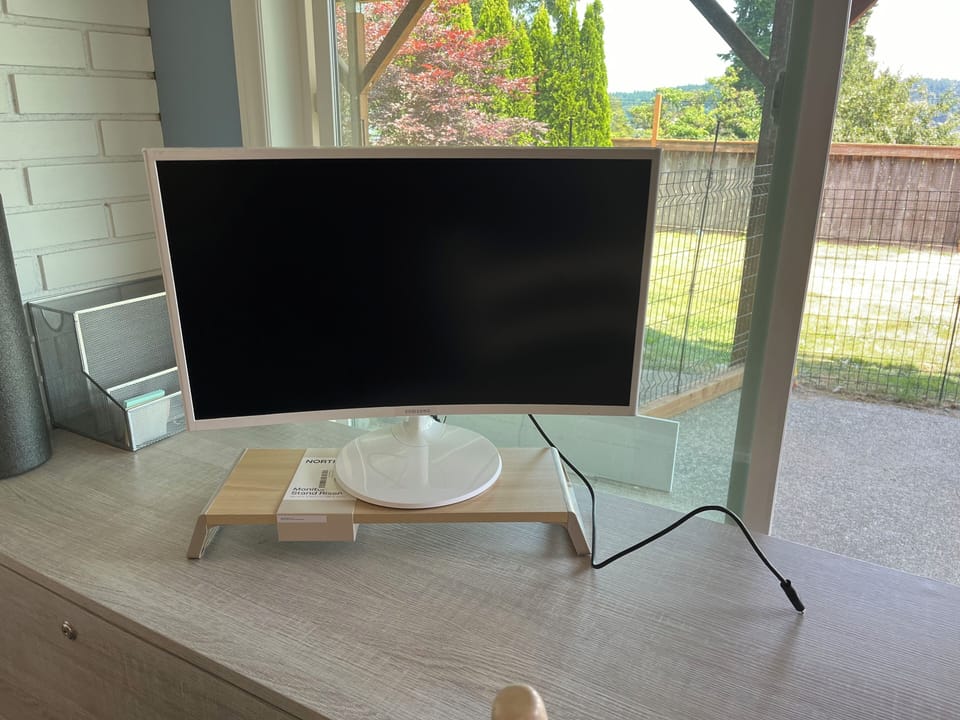 Monitor to plug in your patio to woke