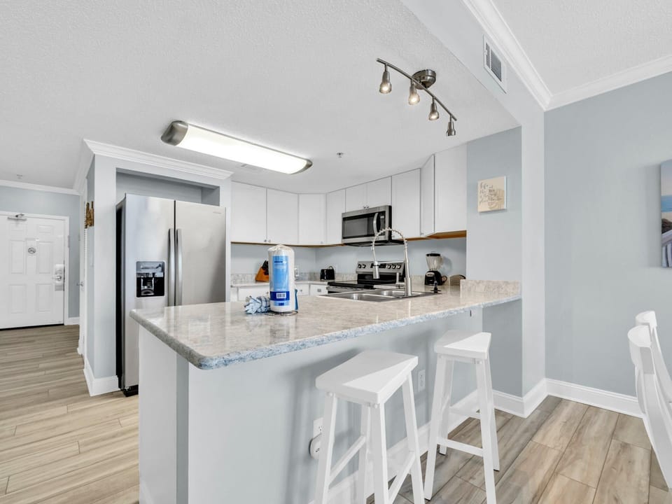 Condo, Multiple Beds (Majestic Beach Towers 1-503) | Private kitchen | Oven, toaster