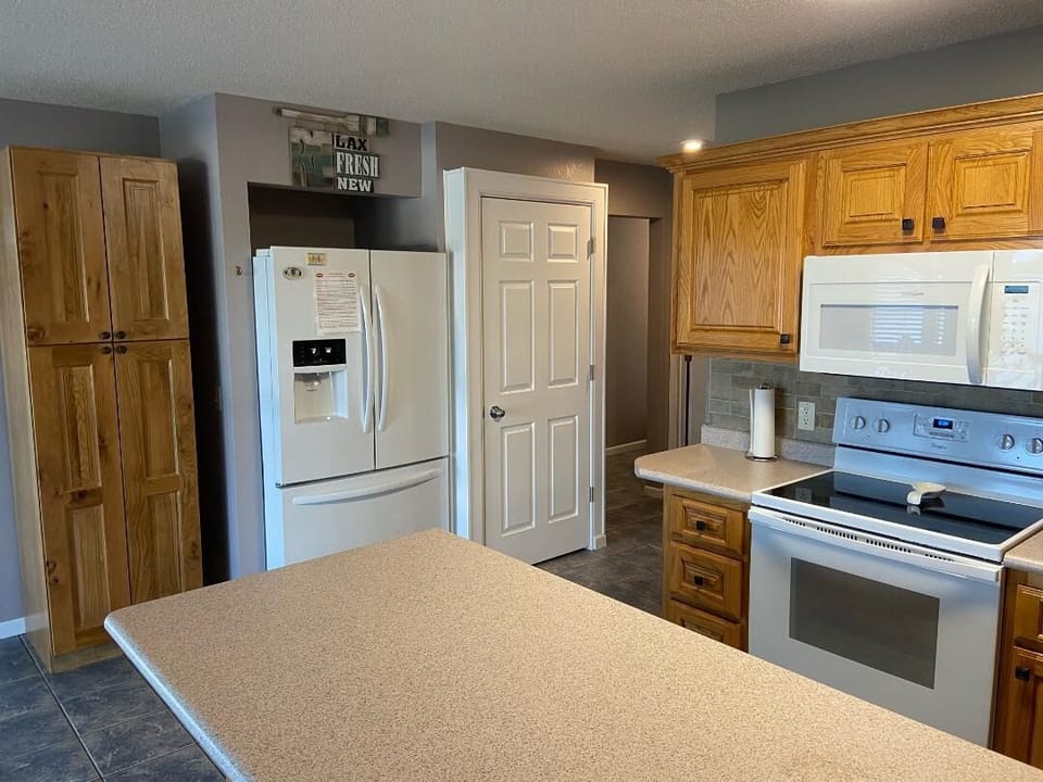 Kitchen with everything you need.