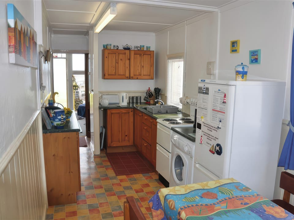 Cookware/dishes/utensils