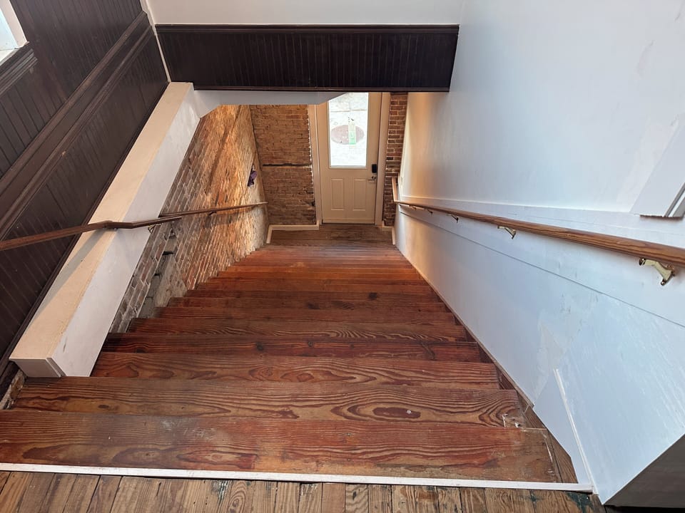 Stairs to/from the street