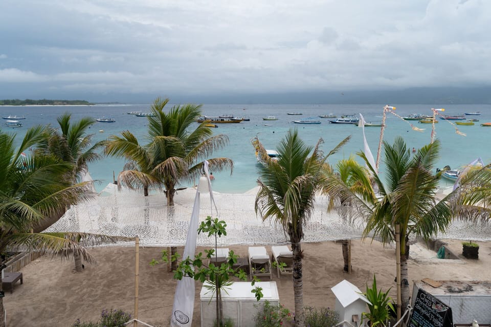 Scallywags Beach Club Hotel in Pemenang
