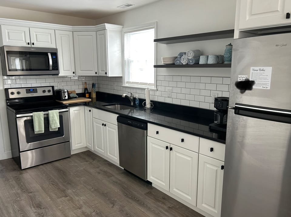 Kitchen fully equipped. There is also a crockpot, lobster pot and ice trays.