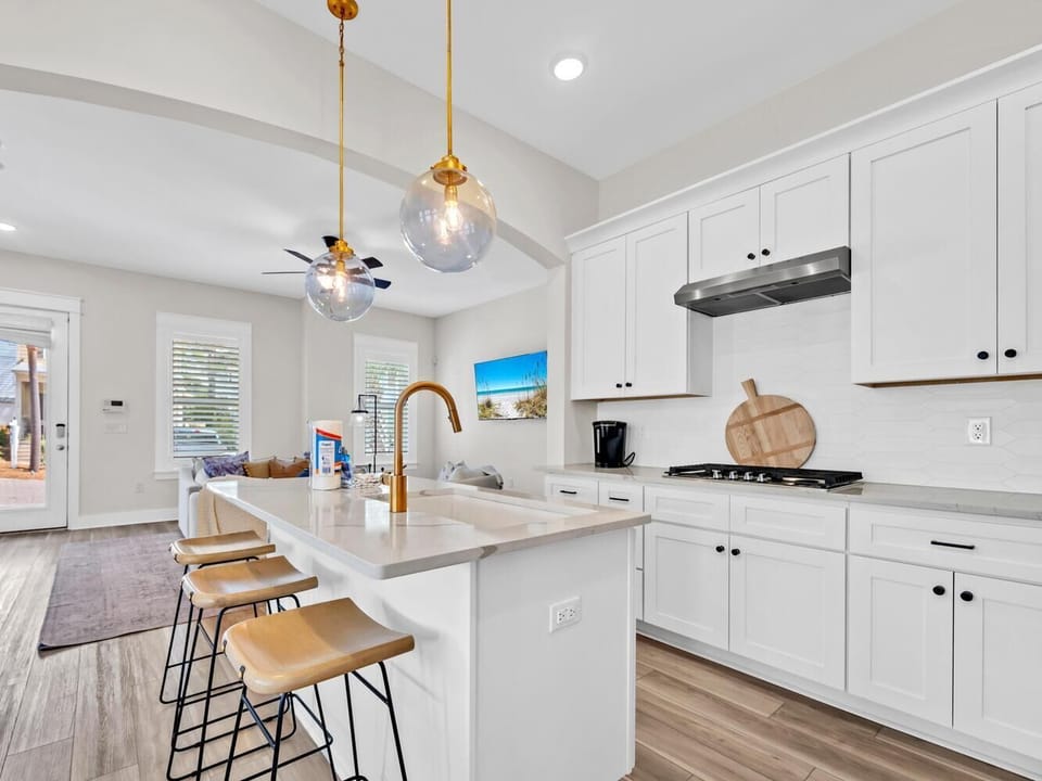 House, Multiple Beds (30A Magical Place) | Private kitchen | Oven, toaster