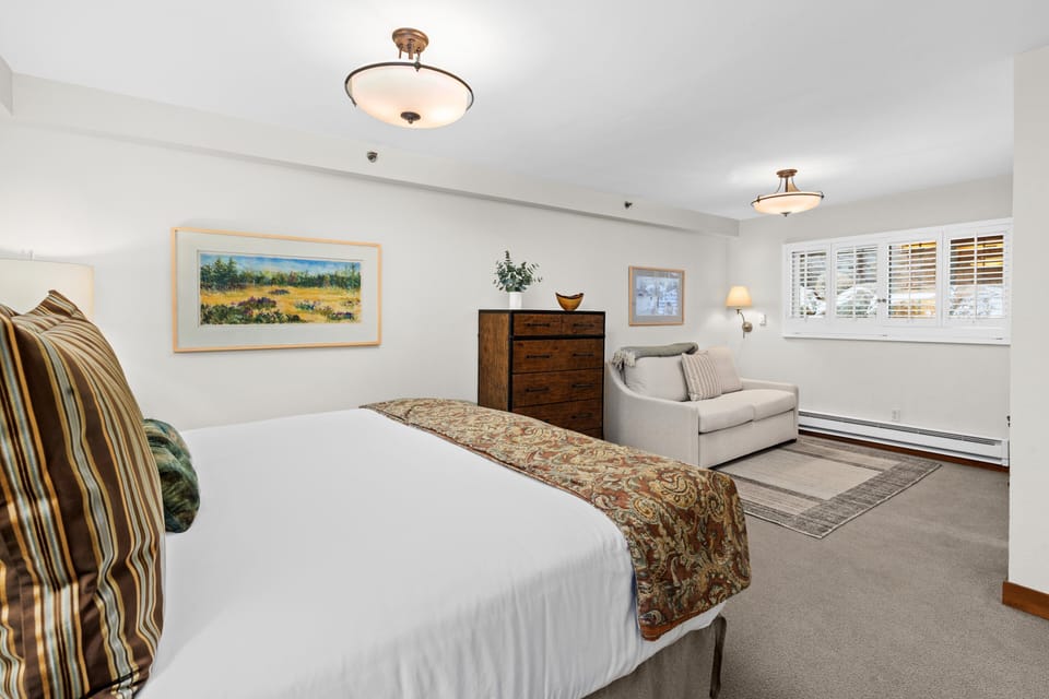King Bed and Sleeper Sofa