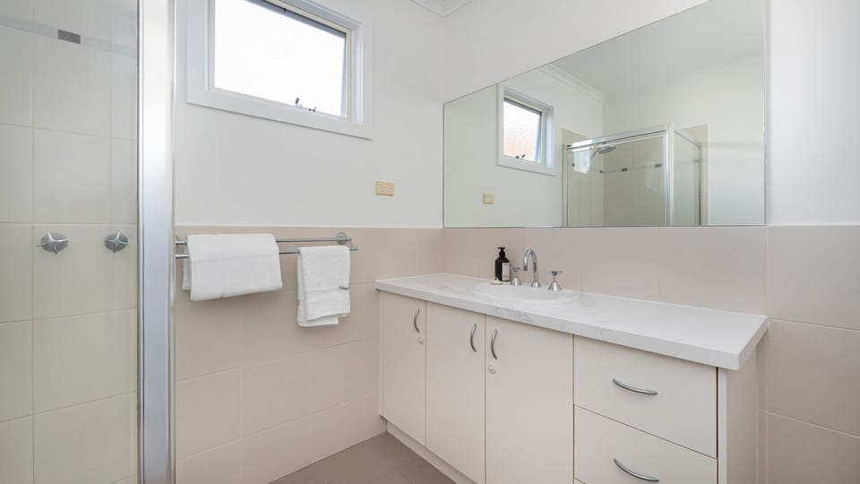 Master bedroom ensuite with shower 