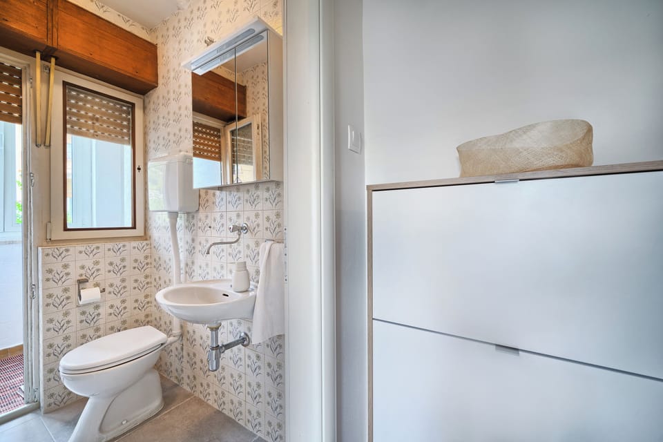 Adriatic Retreat Meje 4 min to the beach Apartment in Split