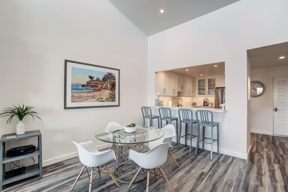 Enjoy your morning coffee at the breakfast bar