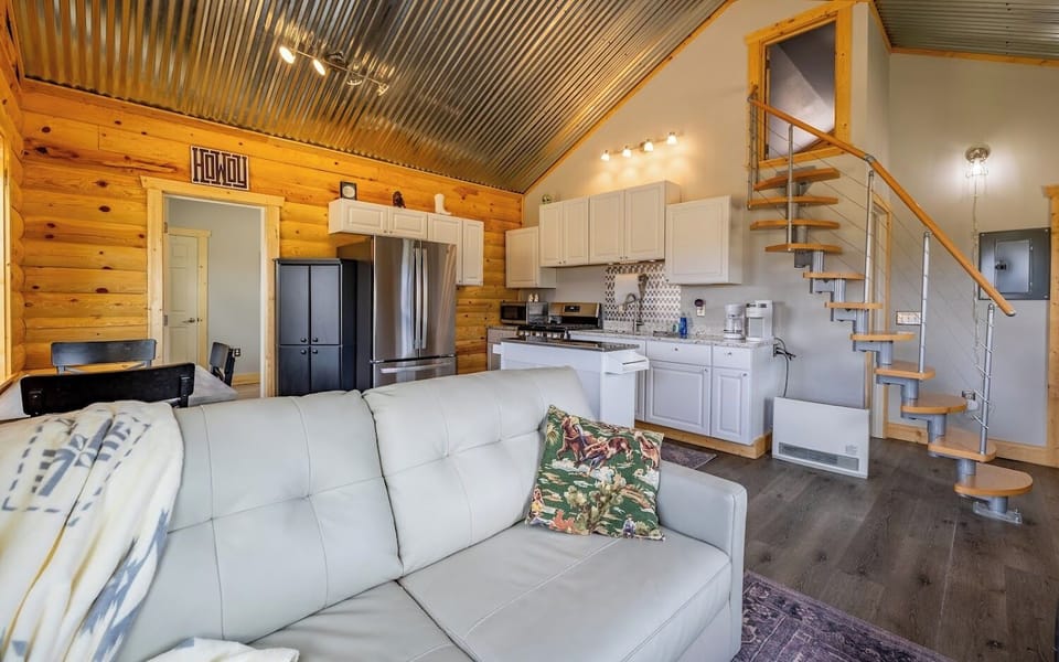 The Big Bear Cabin is newly finished offering the best of modern convenience and comfort.