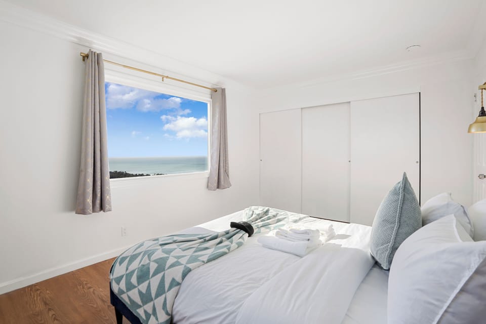 Family Apartment, 2 Bedrooms, Non Smoking, Kitchen | 2 bedrooms, iron/ironing board, free WiFi