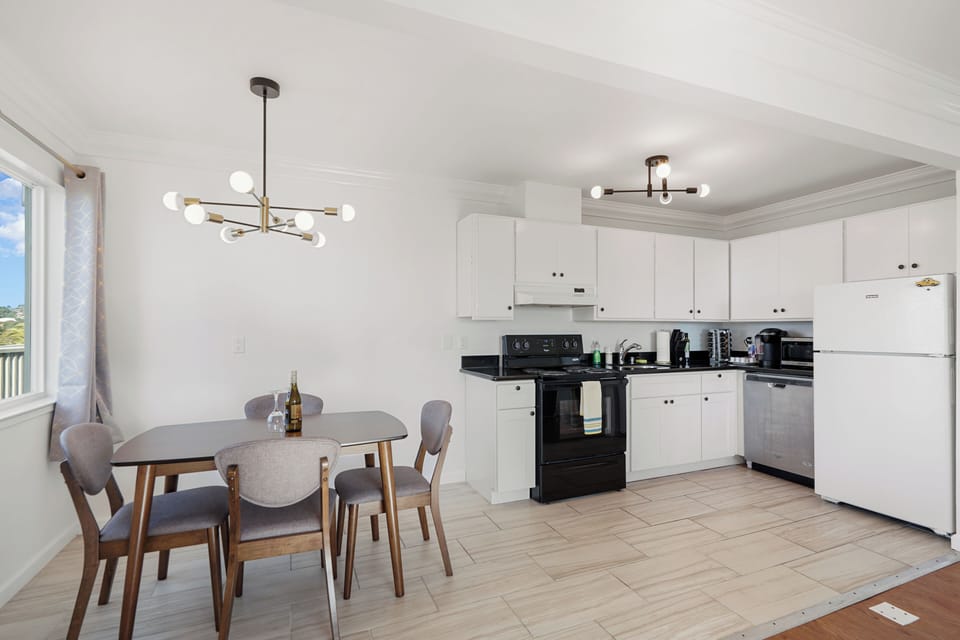 Coffee/tea maker, dining tables