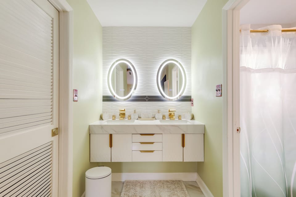 En-Suite Bathroom | 2nd Floor | Towels Provided