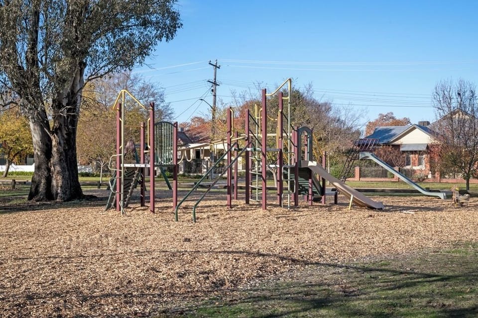 724 Macauley St, Albury-3_1024_ext