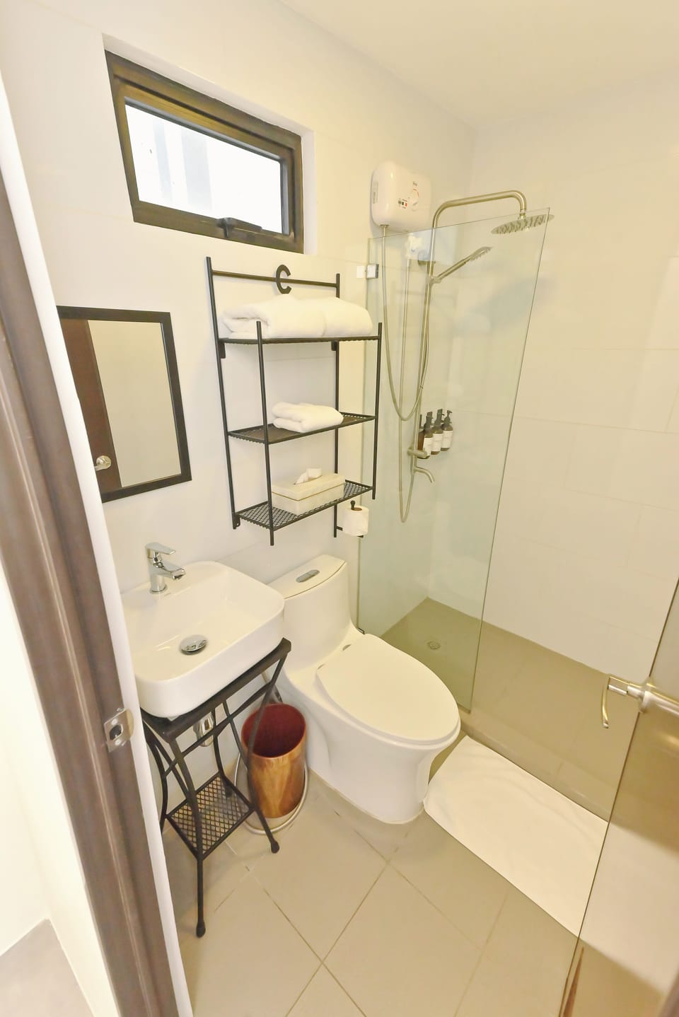 Shower, bidet, towels, soap