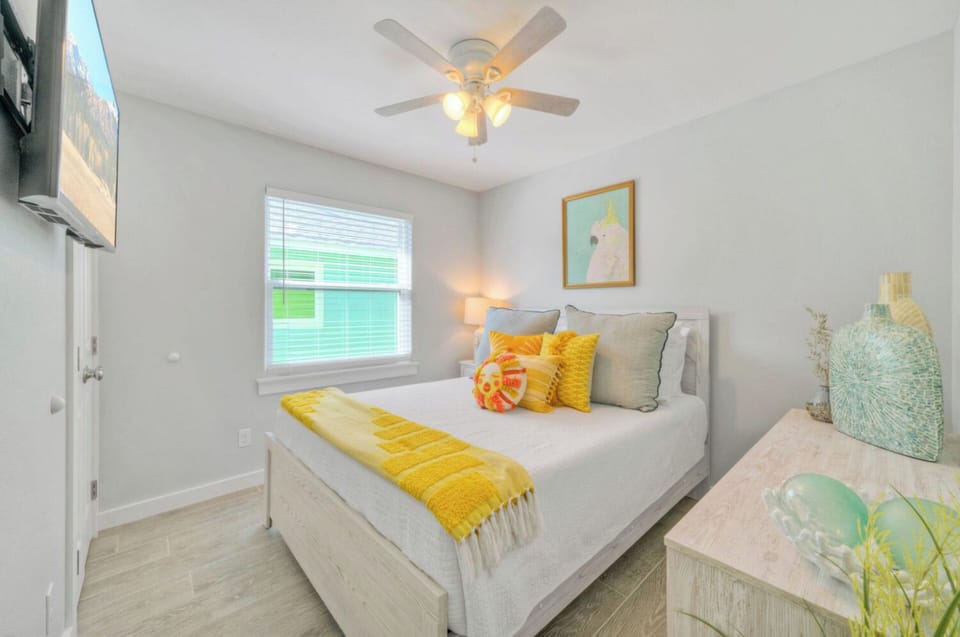 Bedroom 3. (Green Gecko)