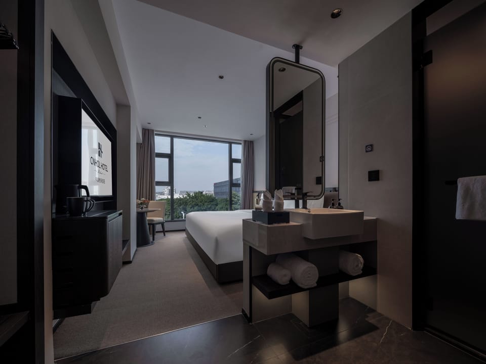 Superior Single Room, Housekeeping, City View | Desk, iron/ironing board (on request), WiFi (free)