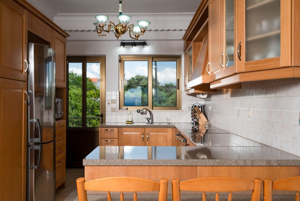House, Smoking | 3 bedrooms, desk, soundproofing