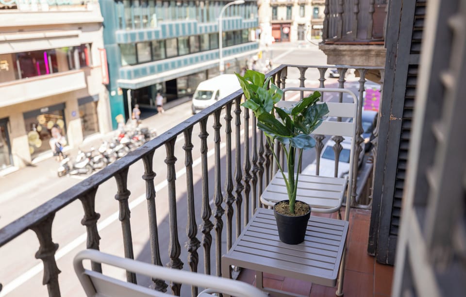 Apartment (2 Bedrooms) | Balcony