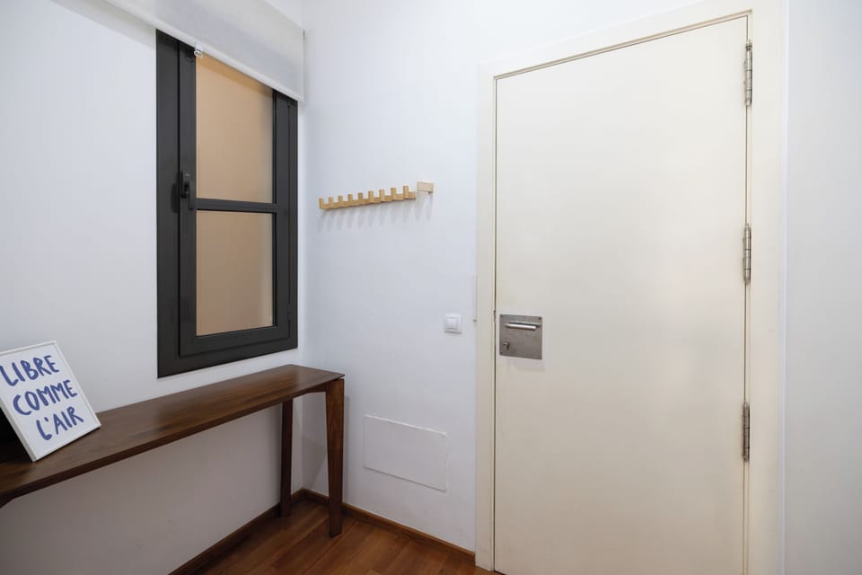 Apartment (2 Bedrooms) | Living area