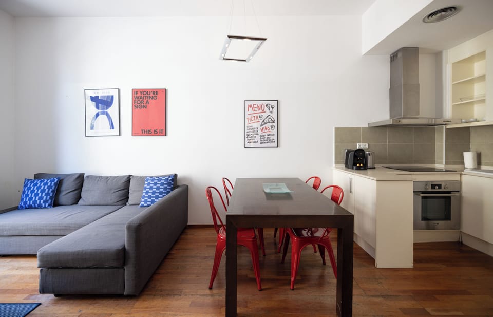 Apartment (2 Bedrooms) | Living area
