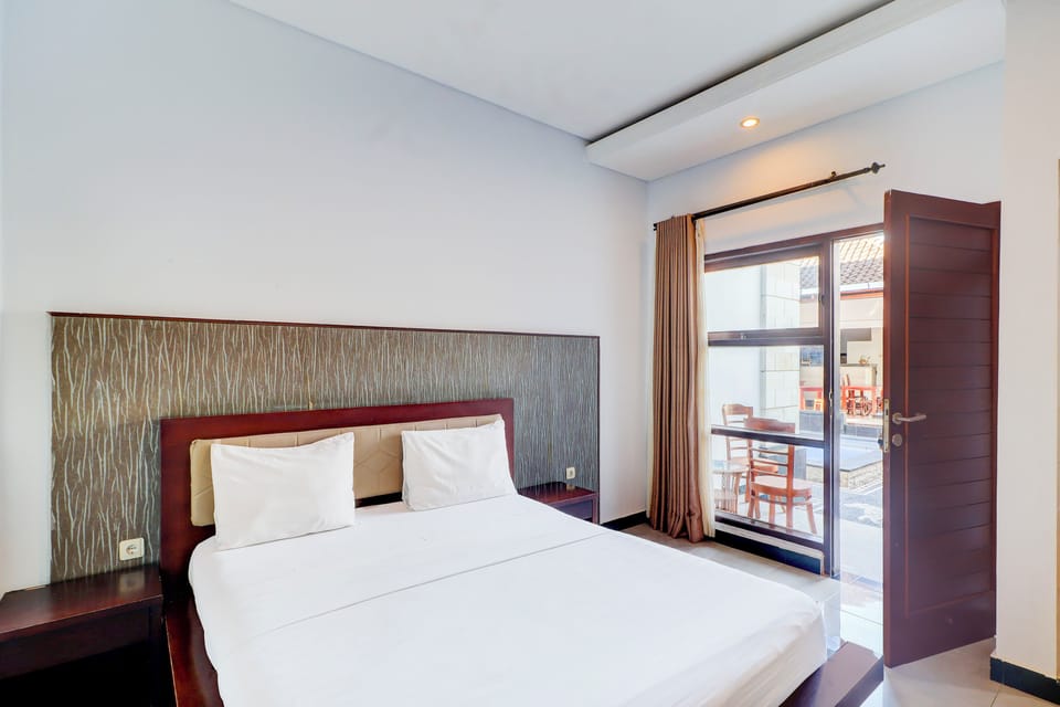 Standard Suite, 1 Double Bed | Desk, free WiFi, bed sheets