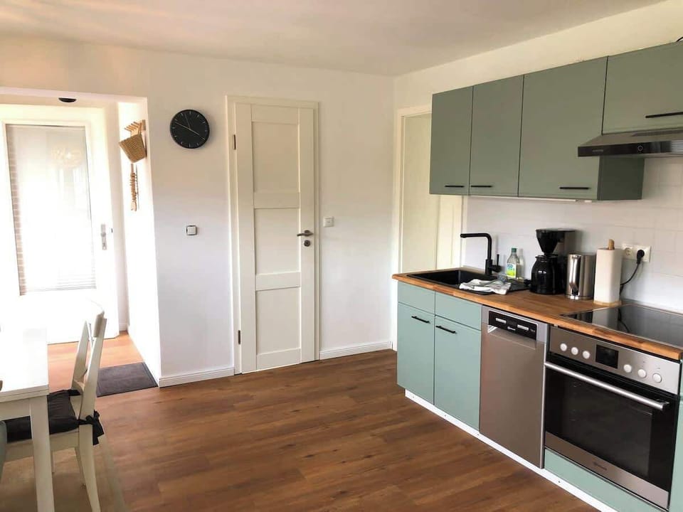 Offene Küche in unserer Ferienwohnung am Strand.