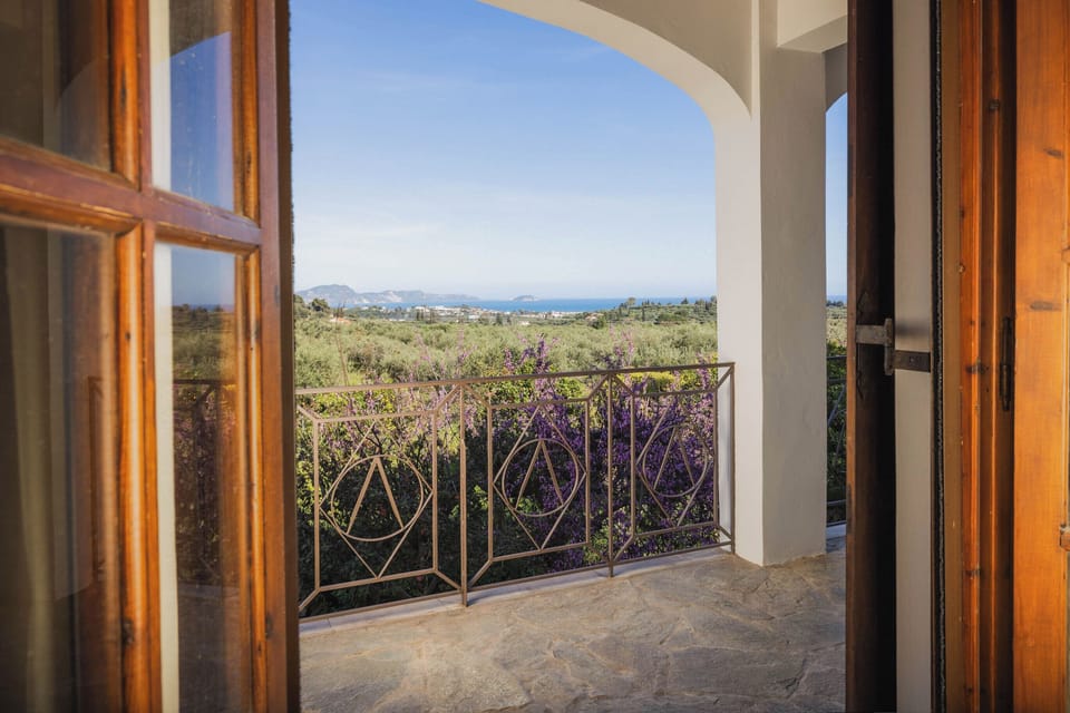 Villa, Balcony, Courtyard View | 3 bedrooms, in-room safe, blackout drapes, soundproofing