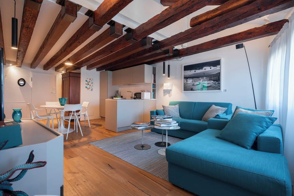 Superior Apartment, City View | Living area