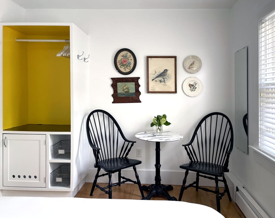 Standard Room, 1 Queen Bed | Premium bedding, iron/ironing board, free WiFi, bed sheets