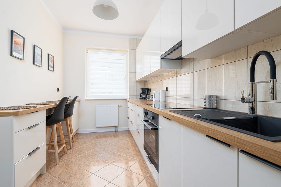 Apartment, Balcony | Private kitchen | Electric kettle