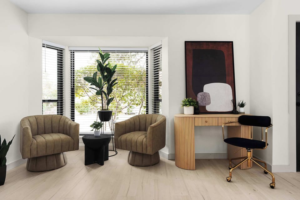 Desk area 
