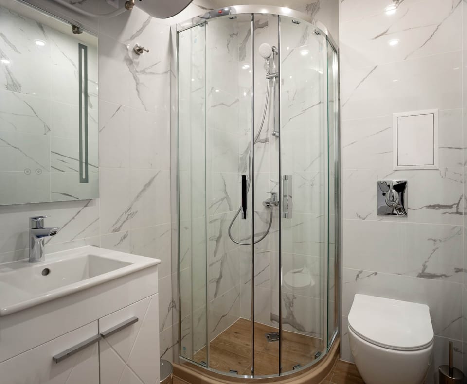 Bathroom+toilet