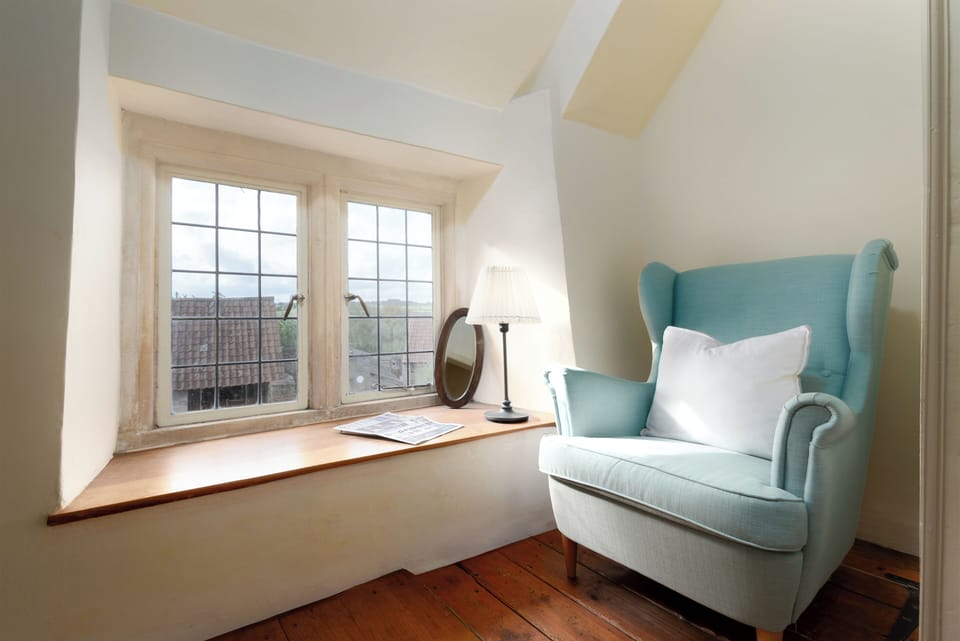 Master bedroom reading space 