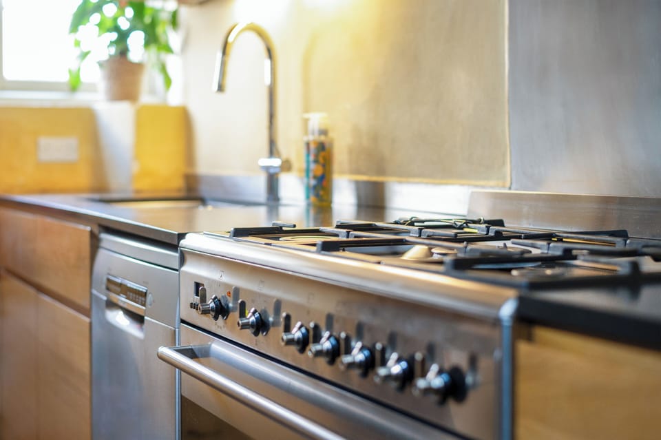 Large Range gas stove and fan oven 