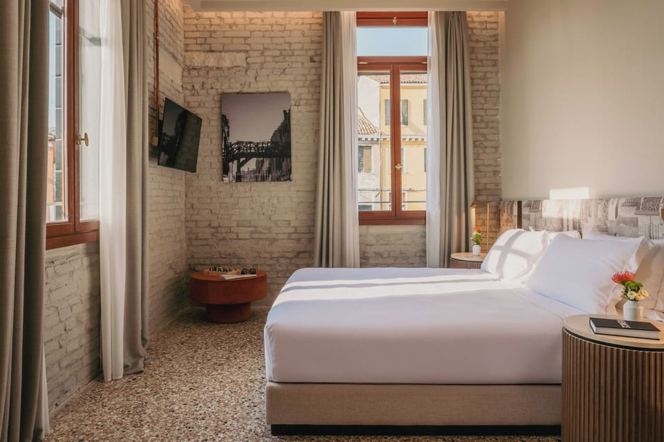 Family Suite | Premium bedding, pillowtop beds, in-room safe, desk