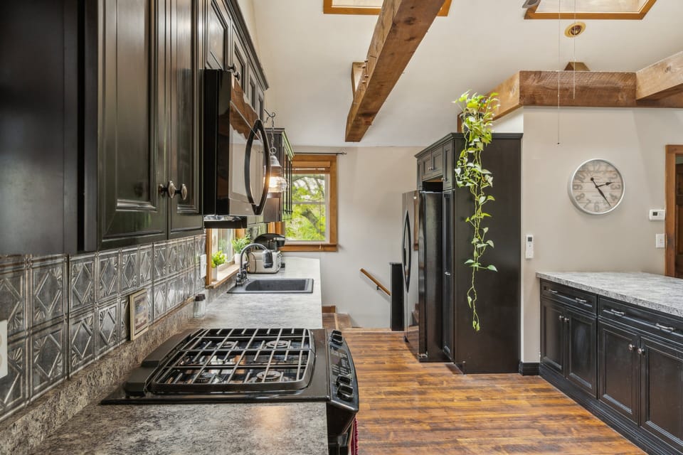 House, 3 Bedrooms | Private kitchen | Coffee/tea maker, fridge, oven, toaster