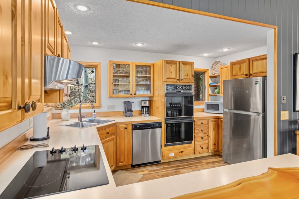 House, 3 Bedrooms | Private kitchen | Fridge, oven, coffee/tea maker, toaster