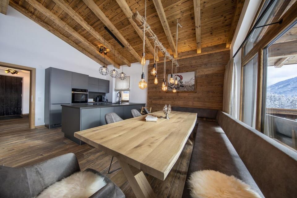 Chalet | Dining