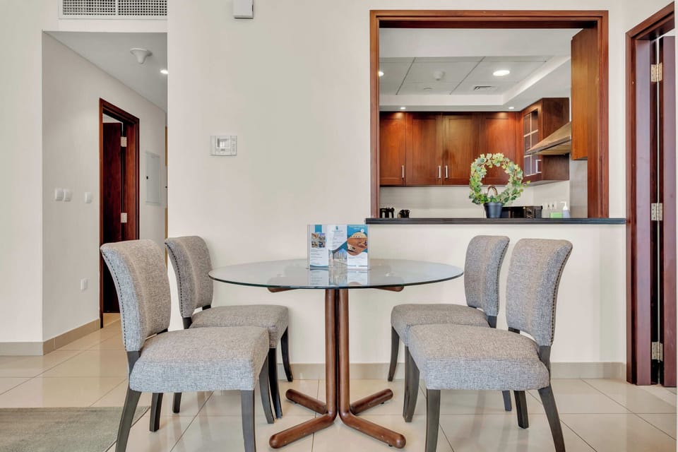 Apartment, Balcony | In-room dining