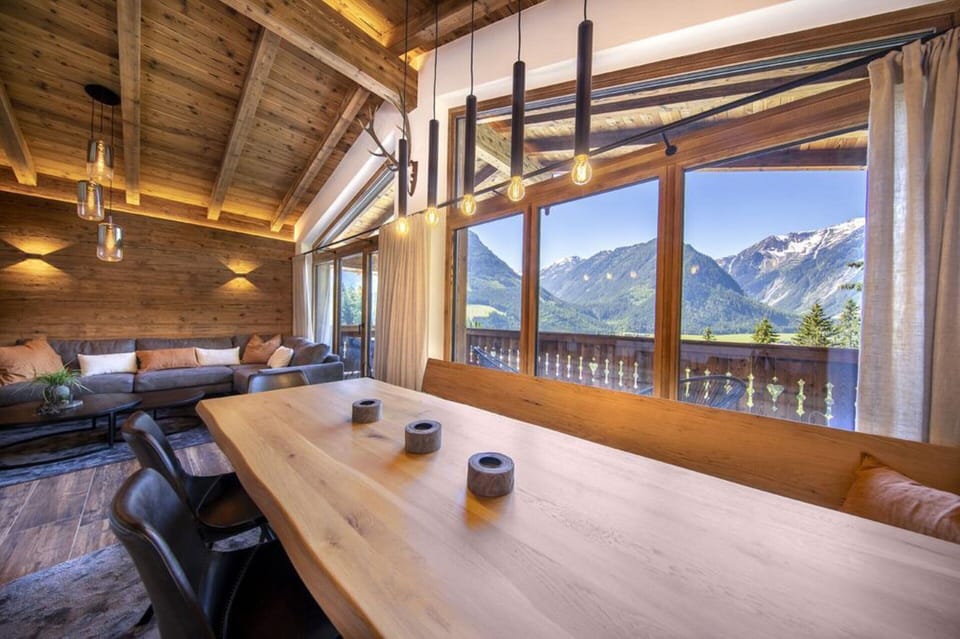Chalet | Dining