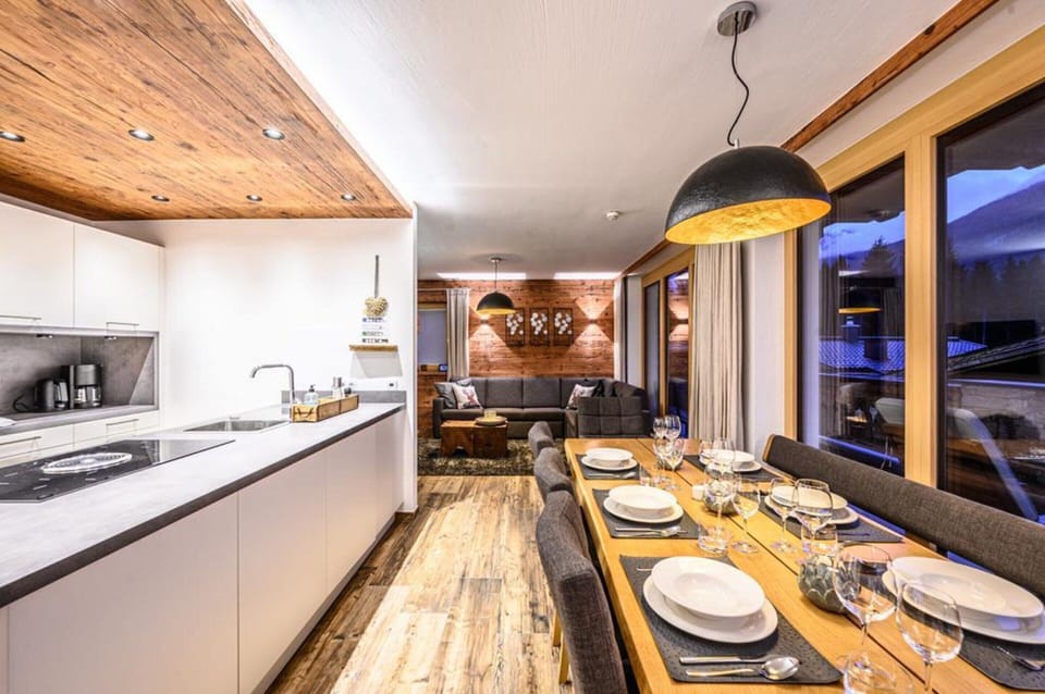 Chalet | Dining
