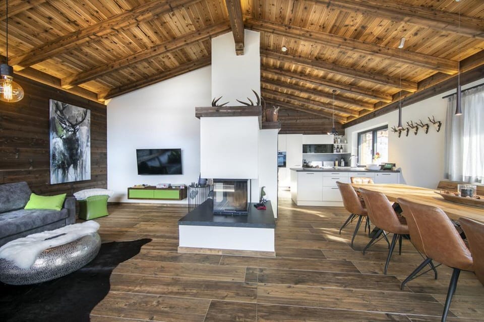 Chalet | Living area