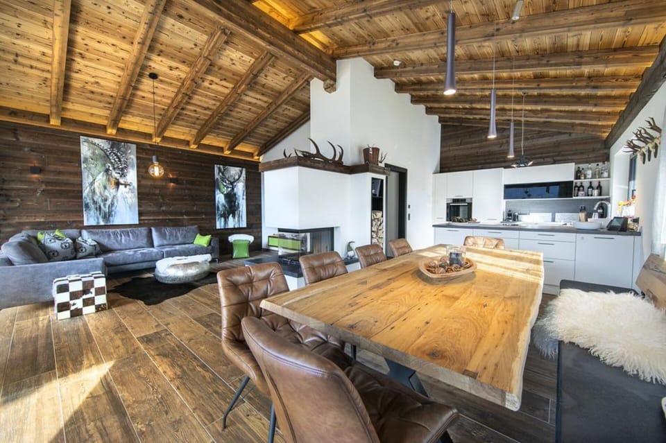 Chalet | Dining