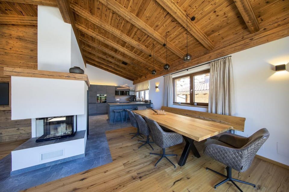 Chalet | Dining
