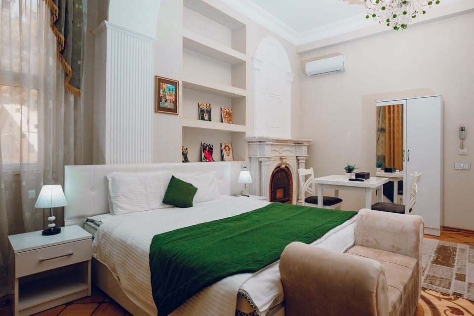 Deluxe Double or Twin Room | Hypo-allergenic bedding, iron/ironing board, free WiFi, bed sheets